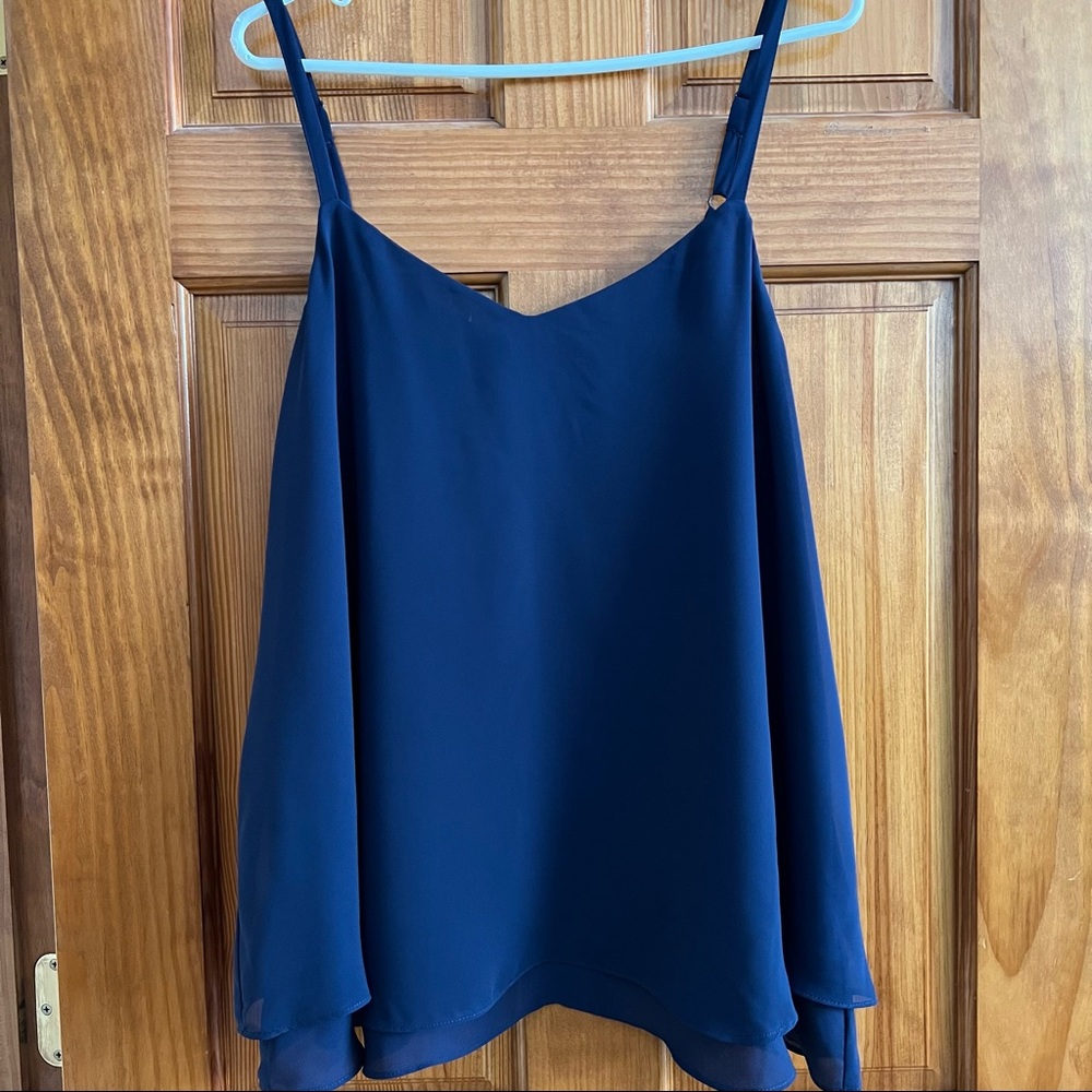 🎉 HP 🎉 NWOT Torrid Navy Blue Double Layered V-neck Tank Top Blouse Size 0